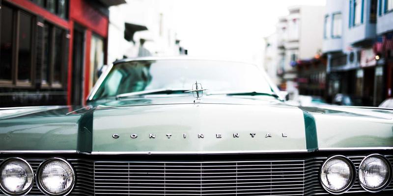 从人设崩塌到音乐重生：社交媒体时代艺人危机公关与音乐流媒体新歌推荐的协同策略