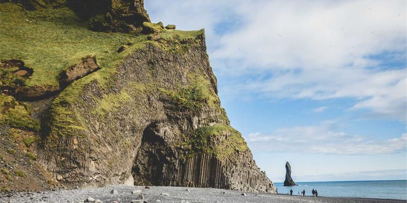 沉浸式戏剧与主题乐园如何重塑线下娱乐？从娱乐资讯到音乐流媒体的跨界运营创新